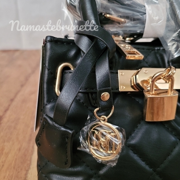 NWT $99 Badgley Mischka Mini Diamond Quilted Tote With Front Lock - Picture 10 of 15